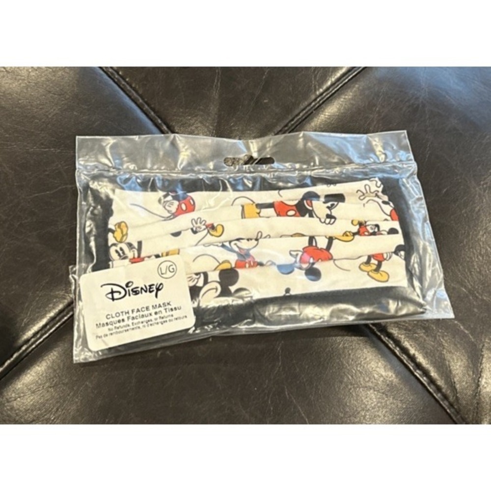 Disney Parks Size Large All Over Mickey Mouse Cloth Face Mask Sealed